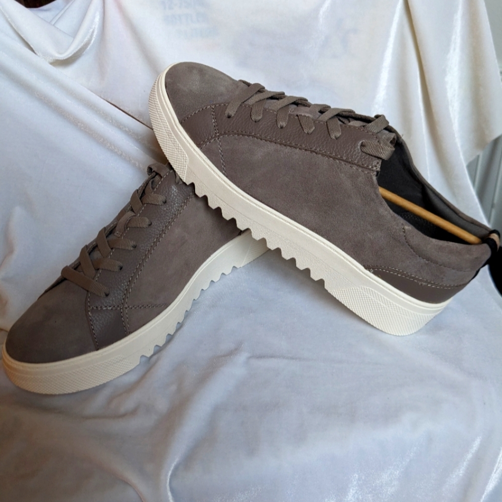Dr Scholl's sneaker smokey Gray faux suede women's 9.5 Original collection NWT